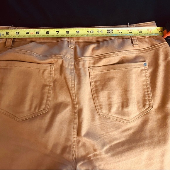 Junior’s Tinseltown mid rise mustard jeggings in size 13 - Picture 10 of 10